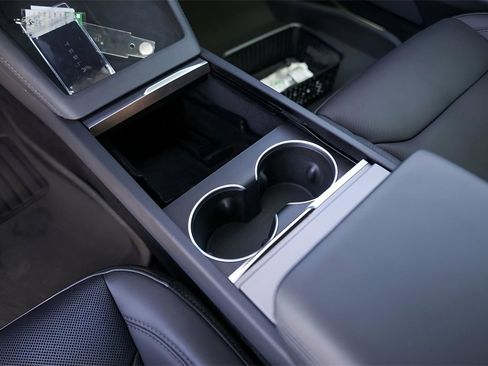 Used 2024 Tesla Model 3 Standard Range image 19