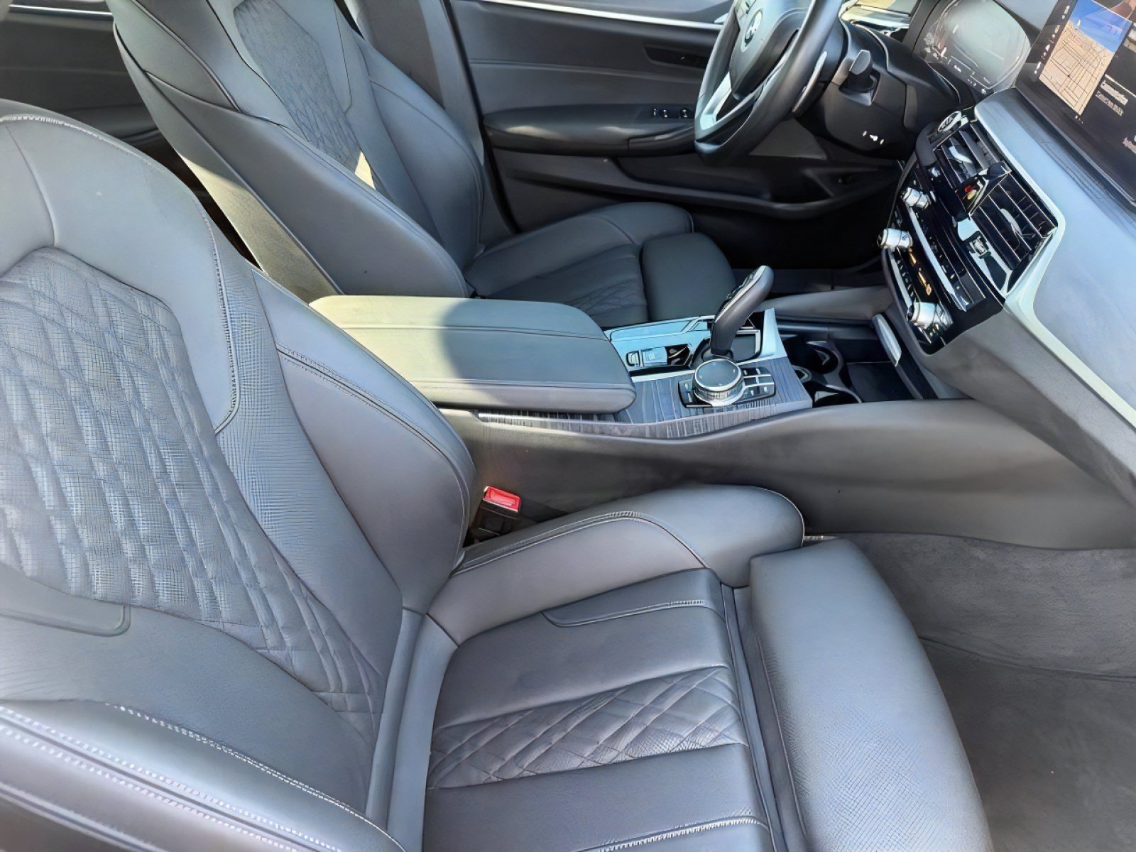 Used 2023 BMW 540i w/ Premium Package RWD image 11