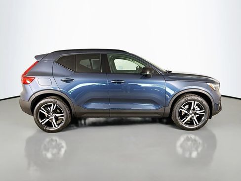 New 2026 Volvo XC40 B5 Core AWD/4WD image 8