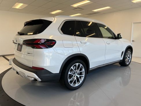 Used 2024 BMW X5 xDrive40i w/ Premium Package image 7