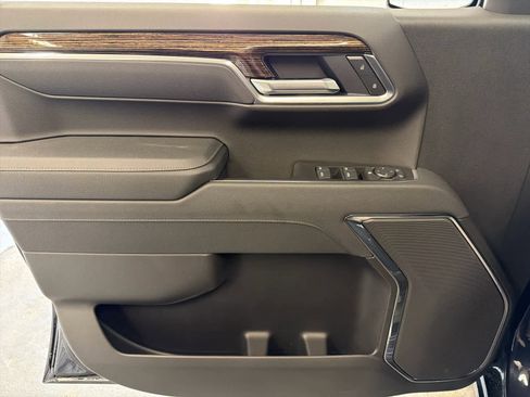 New 2026 GMC Sierra 1500 Elevation image 17