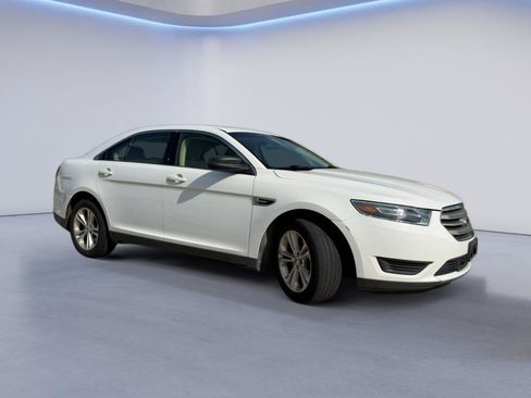 Used 2016 Ford Taurus SE FWD image 7