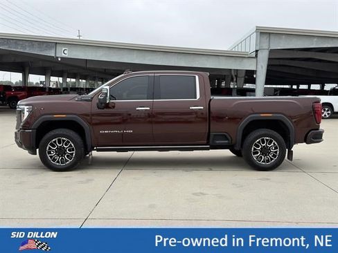 Certified 2024 GMC Sierra 2500 Denali Ultimate AWD/4WD image 9