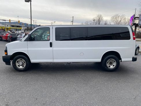 Used 2018 Chevrolet Express 3500 LS image 6