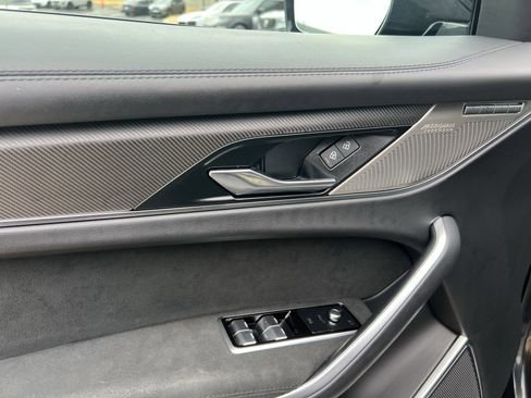 Used 2023 Jaguar F-PACE SVR image 15