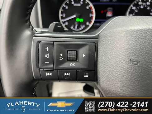 Used 2025 Nissan Rogue SV FWD image 23