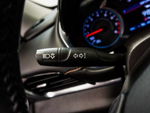 Used 2021 Chevrolet Traverse LT FWD image 19