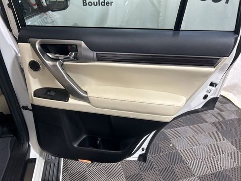 Used 2023 Lexus GX 460 Premium w/ Premium Plus Package image 15