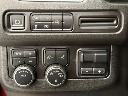 Used 2024 Chevrolet Suburban RST w/ Luxury Package AWD/4WD image 38