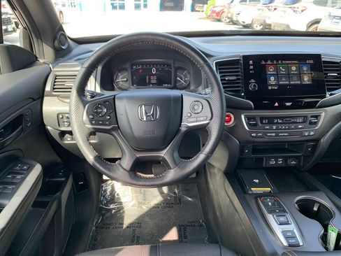 Used 2025 Honda Passport TrailSport image 8