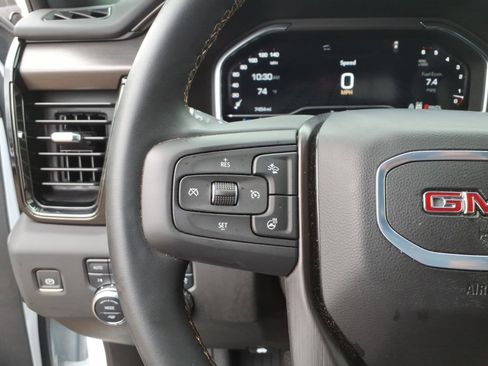 Used 2025 GMC Sierra 2500 AT4 w/ Technology Package image 11