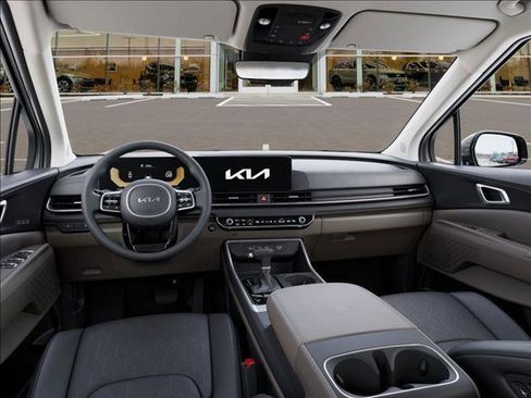 Used 2025 Kia Carnival EX image 14
