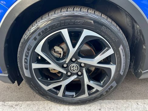 Used 2021 Toyota C-HR XLE FWD image 13