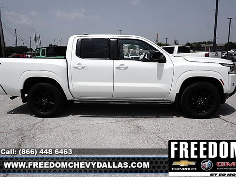 Used 2023 Nissan Frontier SV w/ Midnight Edition Package RWD image 38
