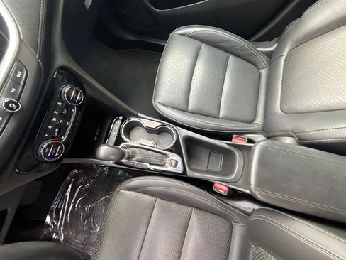 Used 2020 Buick Encore GX Essence w/ Experience Buick Package FWD image 15