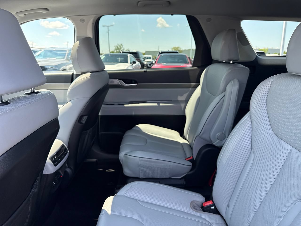 Used 2024 Hyundai Palisade SEL w/ Premium Package FWD image 14