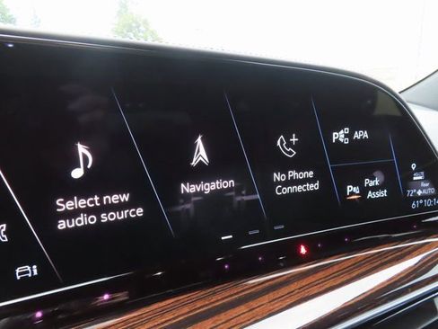 Used 2021 Cadillac Escalade Premium Luxury image 19