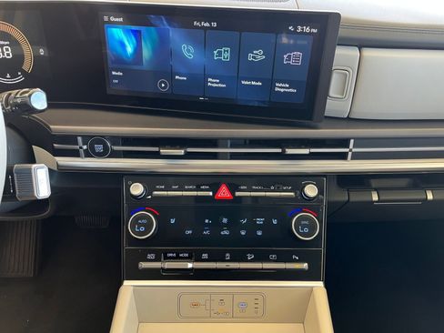 Used 2025 Hyundai Santa Fe SEL image 17