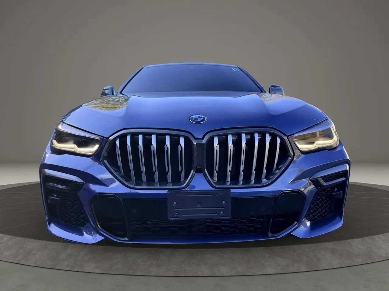 Used 2022 BMW X6 xDrive40i w/ M Sport Package AWD/4WD image 2