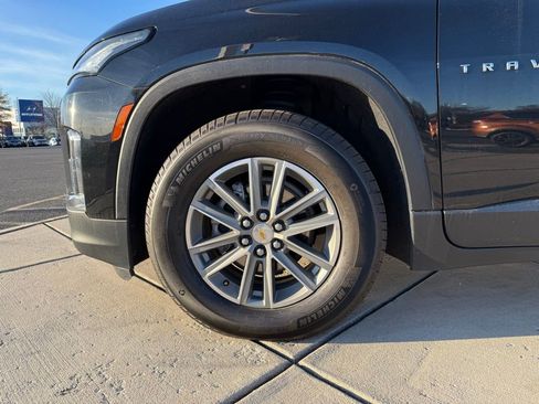 Used 2023 Chevrolet Traverse LT image 10