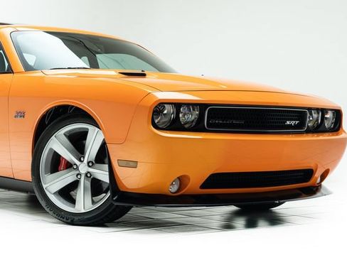 Used 2012 Dodge Challenger SRT8 RWD image 4
