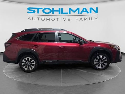 Used 2025 Subaru Outback Limited AWD/4WD image 6