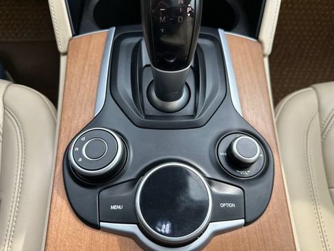 Used 2019 Alfa Romeo Stelvio Ti Lusso w/ Quick Order Package 22X Lusso AWD/4WD image 34