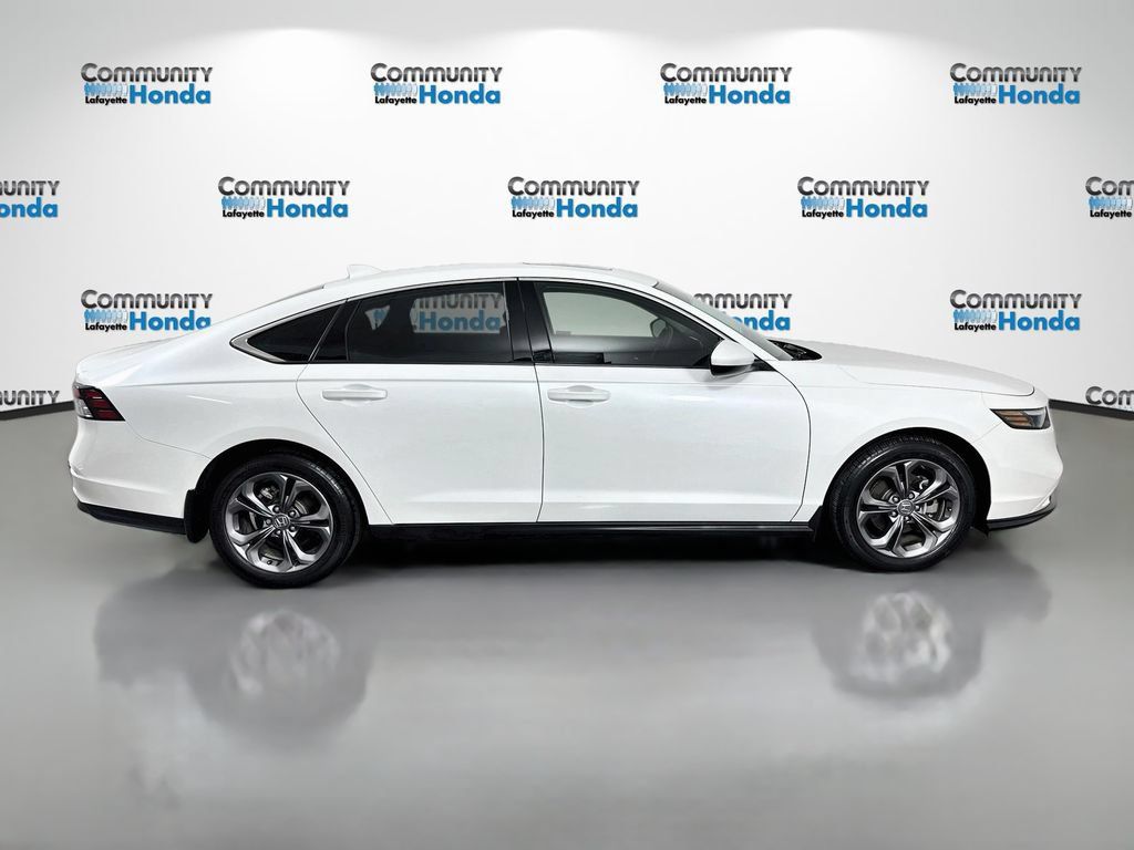 Used 2023 Honda Accord EX image 4