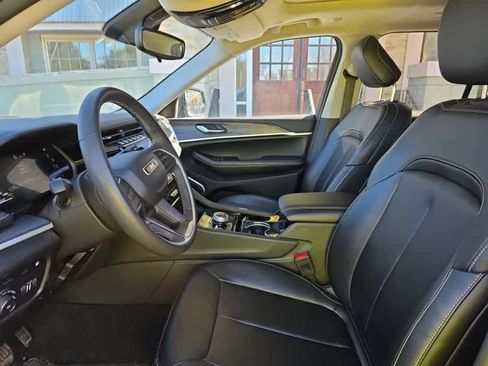 Used 2023 Jeep Grand Cherokee 4WD 4xe image 9