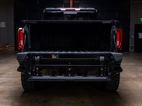 Used 2024 GMC Sierra 1500 AT4 w/ AT4 Preferred Package image 9