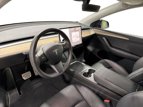 Certified 2023 Tesla Model Y Performance AWD/4WD image 9