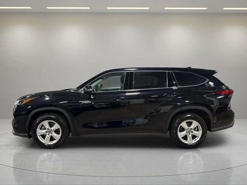Used 2021 Toyota Highlander LE image 15