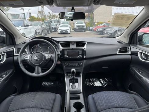 Used 2016 Nissan Sentra SV FWD image 13