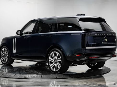Used 2023 Land Rover Range Rover SV AWD/4WD image 10