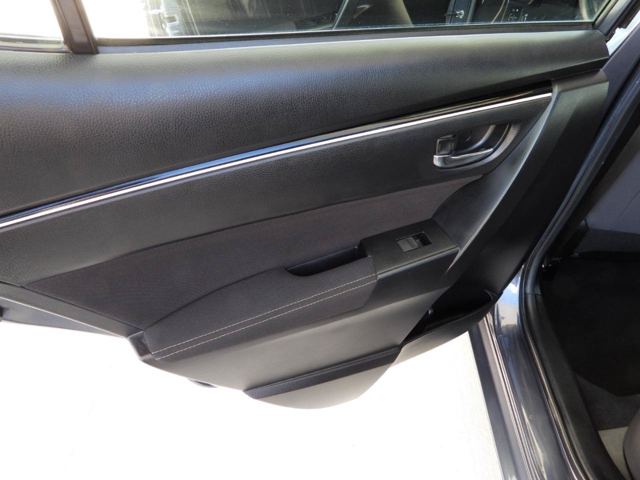 Used 2019 Toyota Corolla LE FWD image 33