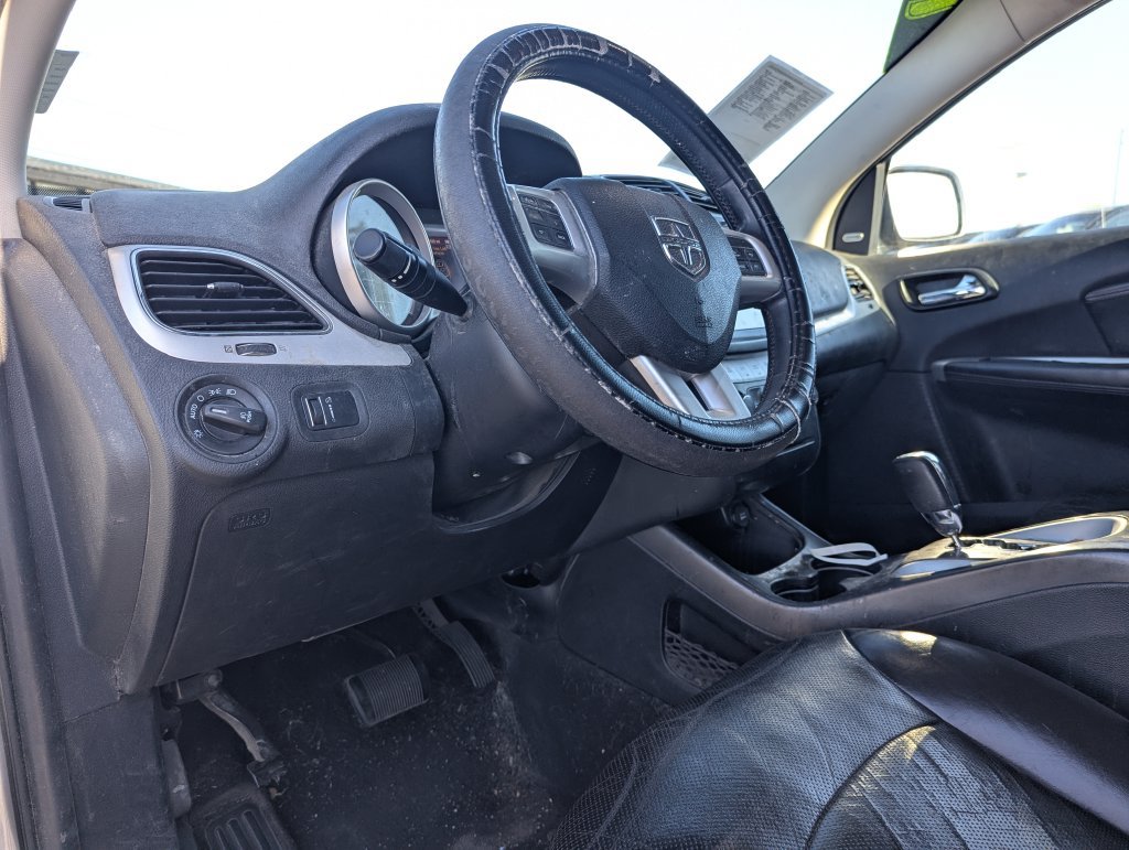 Used 2015 Dodge Journey R/T w/ Flexible Seating Group FWD image 14
