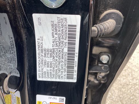 Used 2025 Honda Civic Sport image 32
