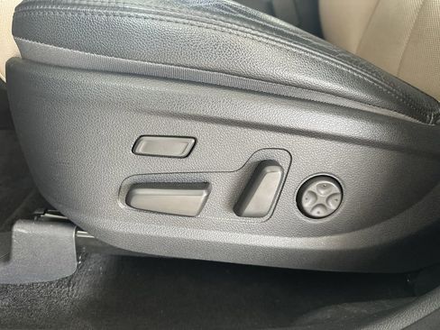 Used 2020 Hyundai Santa Fe Limited image 16