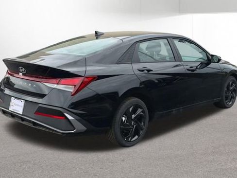 New 2026 Hyundai Elantra Sport FWD image 9