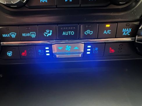 Used 2021 Ford F150 Lariat w/ Equipment Group 502A High AWD/4WD image 14