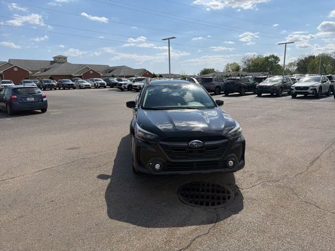 Used 2024 Subaru Outback Premium AWD/4WD image 7