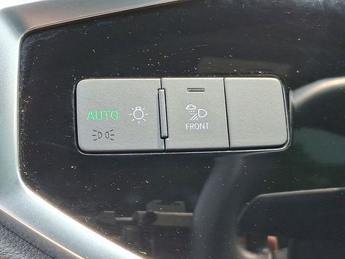 Used 2024 Audi Q3 2.0T Premium image 24