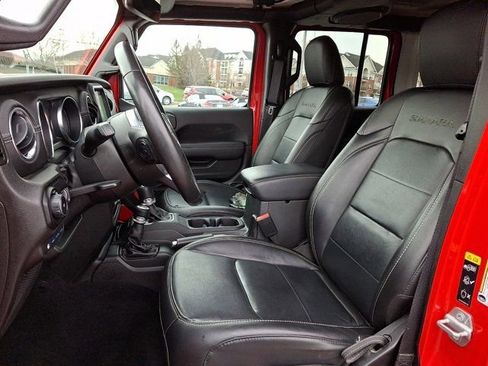 Certified 2022 Jeep Wrangler Unlimited Sahara w/ Cold Weather Group image 17