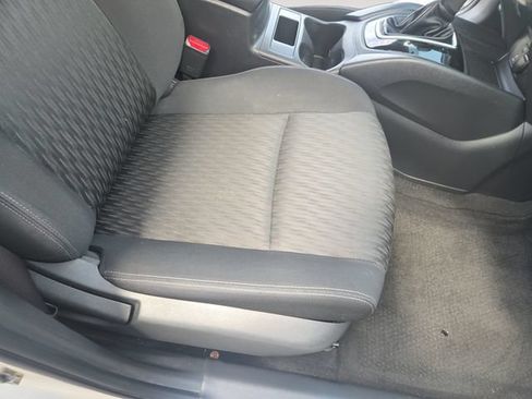 Used 2017 Nissan Rogue S FWD image 29