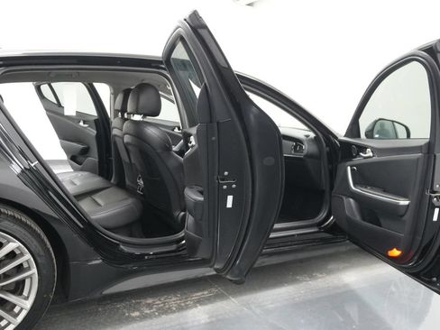 Used 2018 Kia Stinger RWD image 26