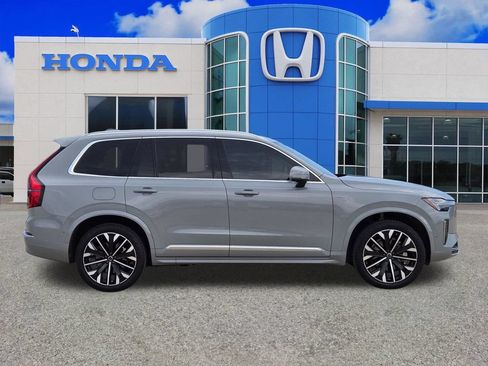 Used 2025 Volvo XC90 B6 Plus AWD/4WD image 2