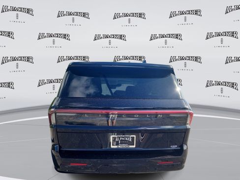 New 2026 Lincoln Navigator Premiere AWD/4WD image 4