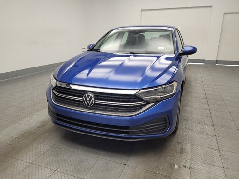 Used 2024 Volkswagen Jetta SE FWD image 15