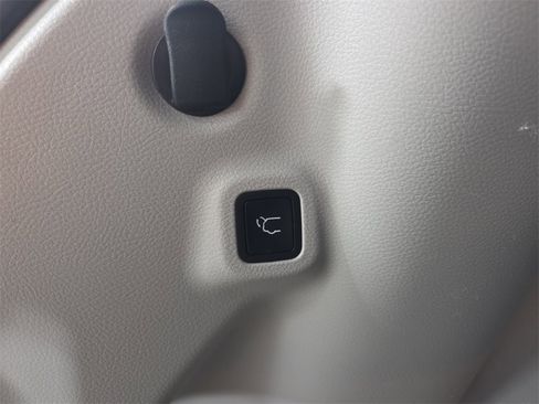 Used 2022 Jeep Compass Latitude w/ Convenience Group image 13