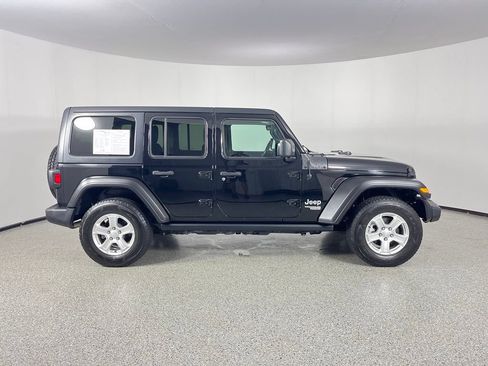 Used 2021 Jeep Wrangler Unlimited Sport AWD/4WD image 7